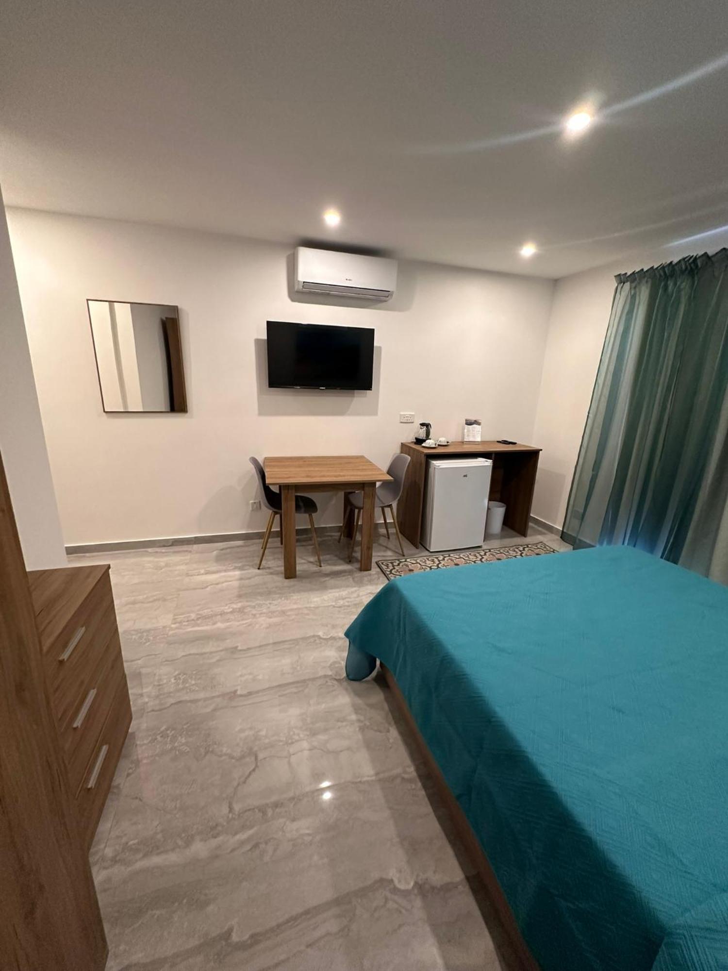 La Bella Guesthouse Saint Julian's Luaran gambar