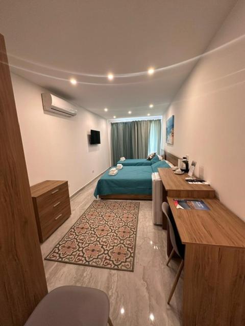 La Bella Guesthouse Saint Julian's Luaran gambar